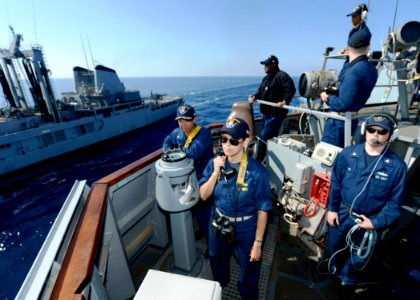 USS Ramage conducts a replenishment-at-sea. (13878752013)