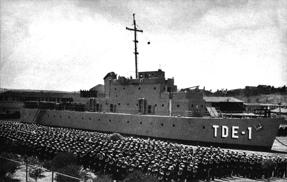 USS Recruit (TDE-1) in 1949