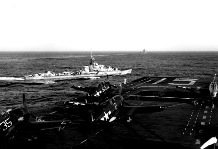 USS Randolph (CV-15) and HMS Urchin (D28) off Japan 1945