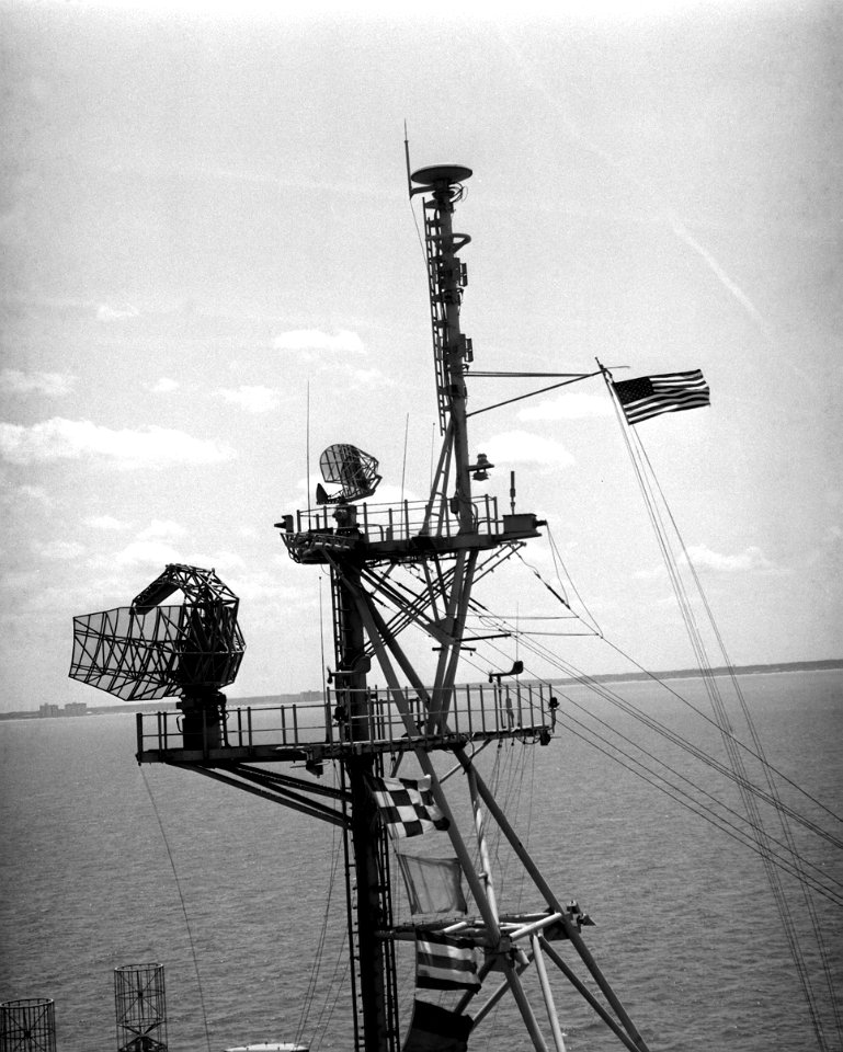 USS Raleigh (LPD-1) mast and radars