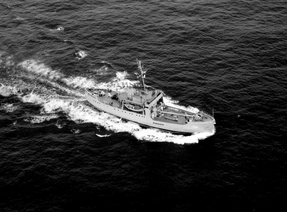 USS Redbud (AKL-398) underway in 1949