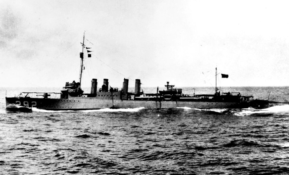 USS Reid (DD-292) underway at sea, in the 1920s (NH 67855)