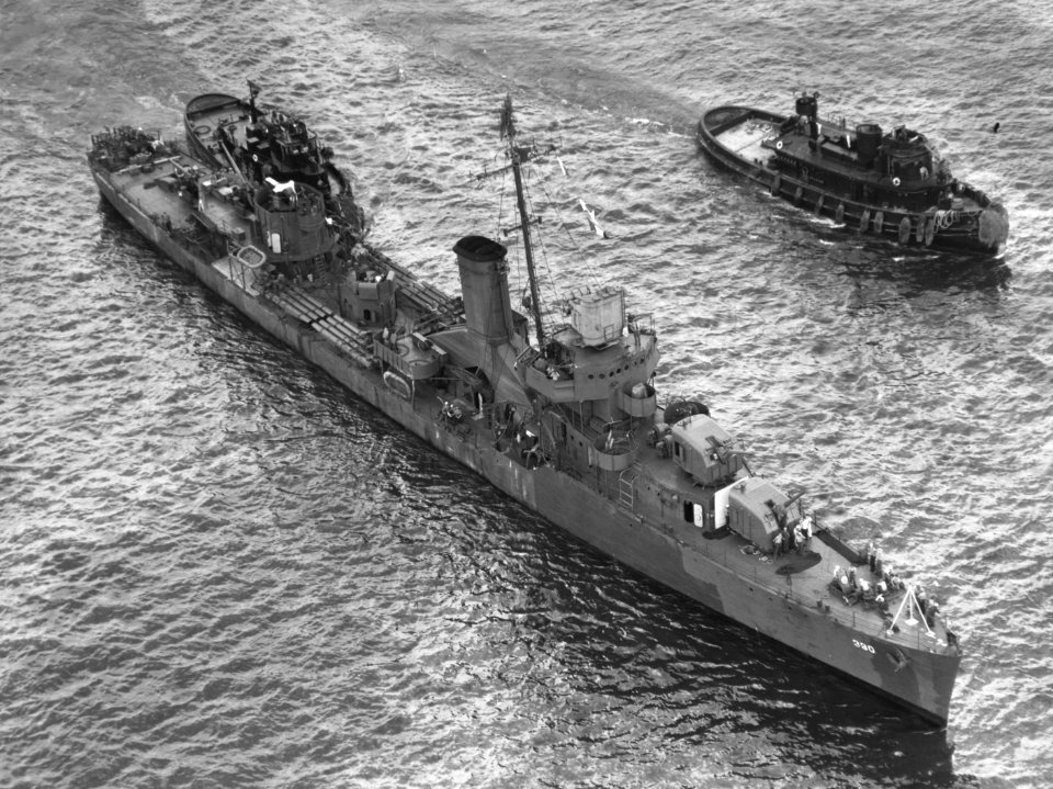 USS Ralph Talbot (DD-390) at Pearl Harbor, Hawaii, on 20 March 1946 (19-N-114587)