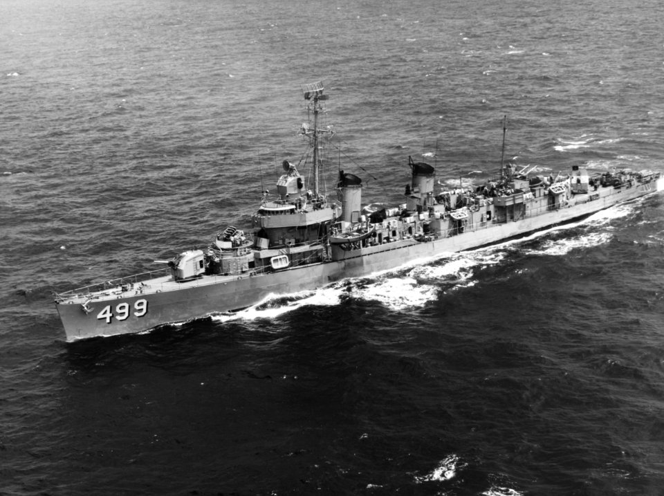 USS Renshaw (DDE-499) operating off Korea on 27 July 1951 (80-G-432955)