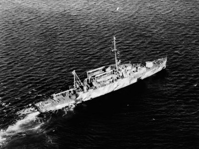 USS Raymon W. Herndon (APD-121) underway, circa in late 1944 (7575277)