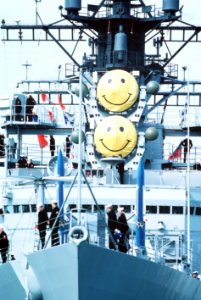 USS Reeves (CG-24) at Qingdao, China, on 5 November 1986 (6421463)