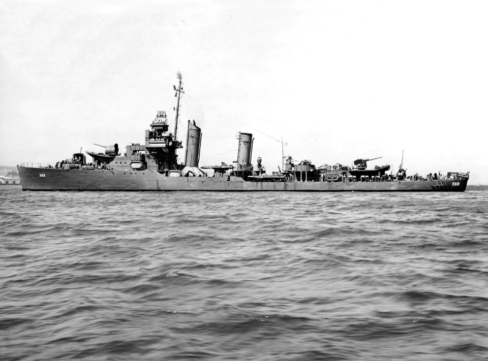 USS Reid (DD-369) off the Mare Island Naval Shipyard, California (USA), on 11 July 1943 (19-N-48259)