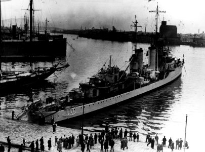 USS Reid (DD-369) at Piraeus, Greece, in January 1937 (NH 86753)