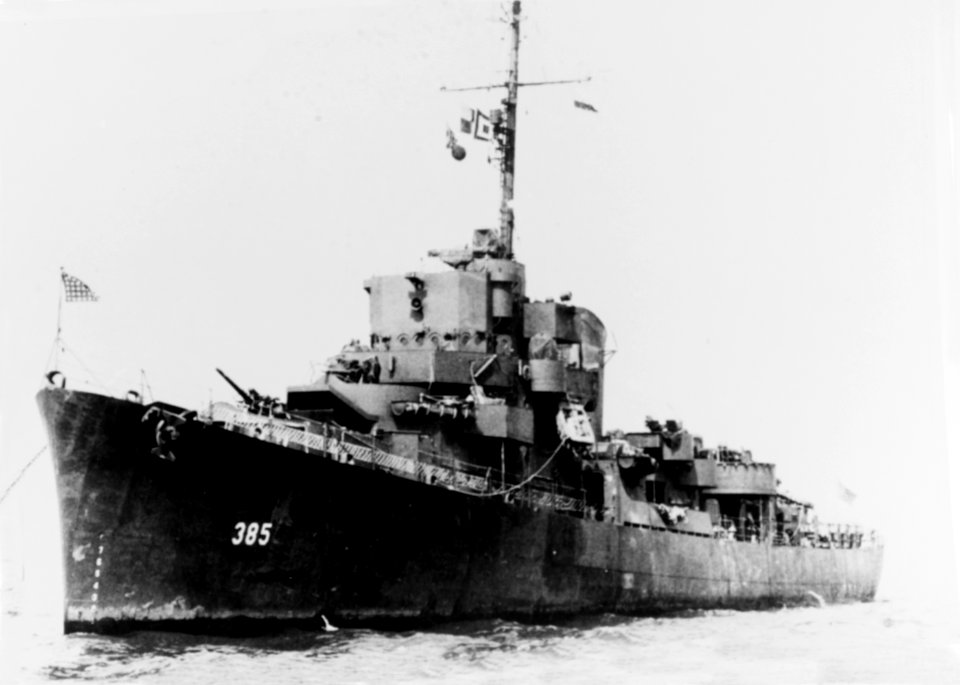 USS Richey (DE-385) at anchor, circa in 1945 (NH 74293)