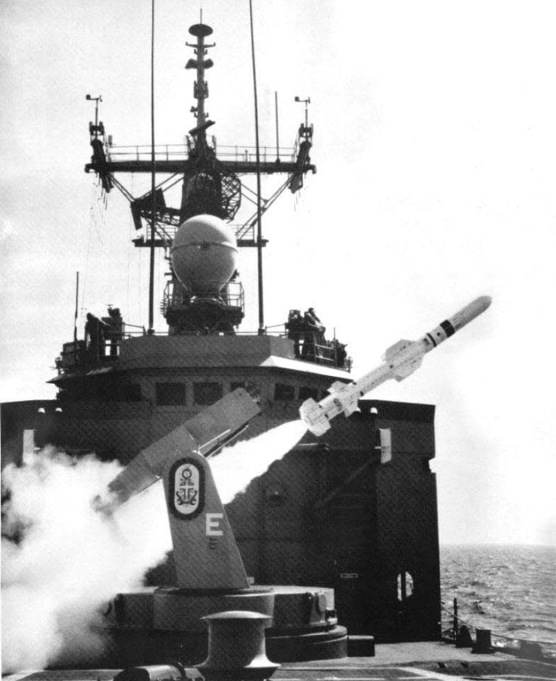 USS Rentz (FFG-46) launching a RGM-84 Harpoon missile, in 1989