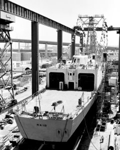 USS Reid (FFG-30) under construction on 27 June 1981 photo
