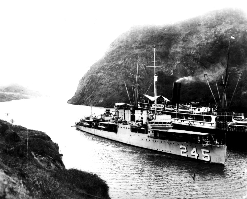 USS Reuben James (DD-245) - 19-N-10982