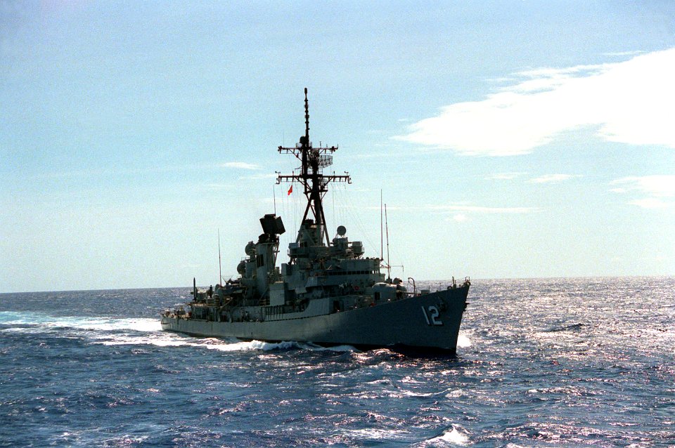 USS Robison (DDG-12) underway in the Pacific Ocean on 1 August 1986 (6476057)