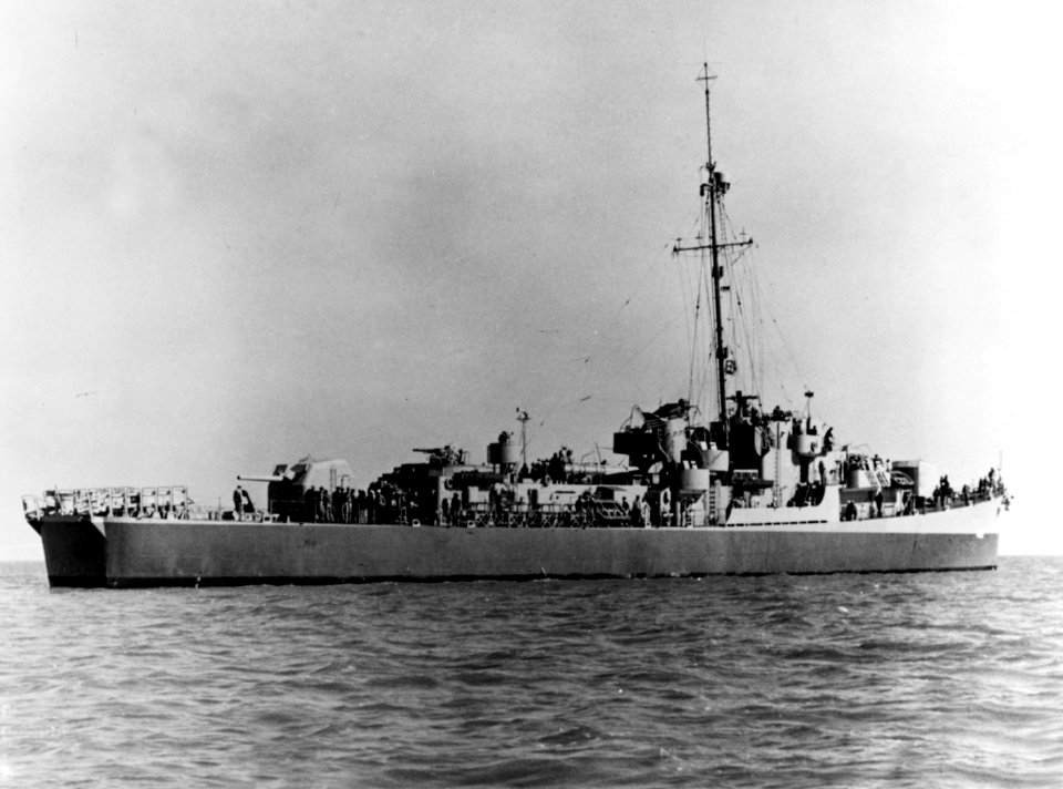 USS Richard S. Bull (DE-402) off Houston, Texas (USA), on 14 February 1944 (NH 89100)