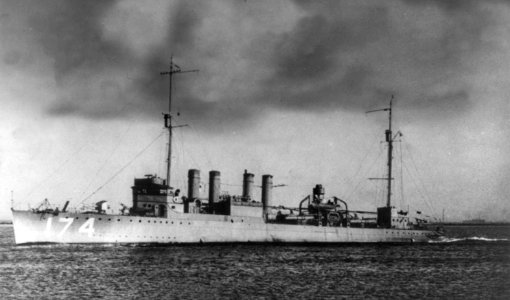 USS Rizal (DD-174) at sea, circa in 1920 (cph.3a26858)