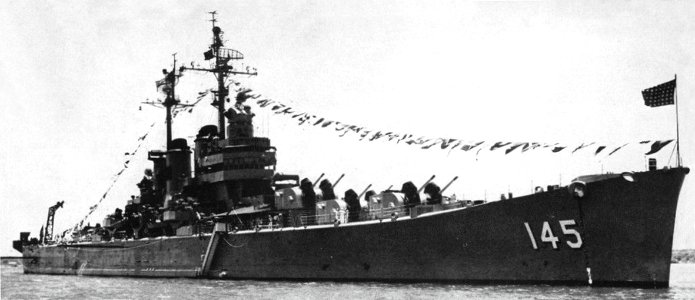 USS Roanoke (CL-145) at anchor off Famagusta (Cyprus) on 22 February 1950