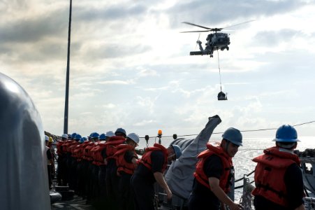 USS Rodney M. Davis operations 141115-N-TW634-278