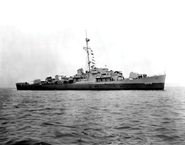 USS Riley (DE-579) underway off Boston, Massacusetts (USA), on 17 March 1944 (19-N-68395)
