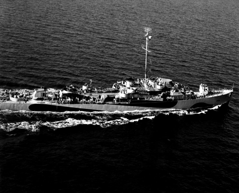 USS Robert Brazier (DE-345) underway at sea in July 1944 (USN 271355)