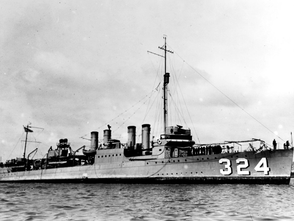 USS Robert Smith (DD-324), during the 1920s (NH 69444)