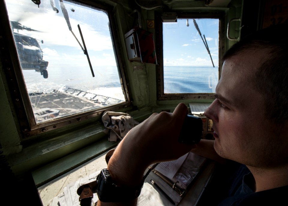 USS Rodney M. Davis conducts South China Sea patrol 141031-N-TW634-071