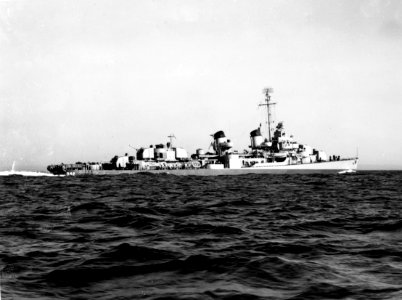 USS Robinson (DD-562) steaming out of San Diego harbor on 12 January 1946