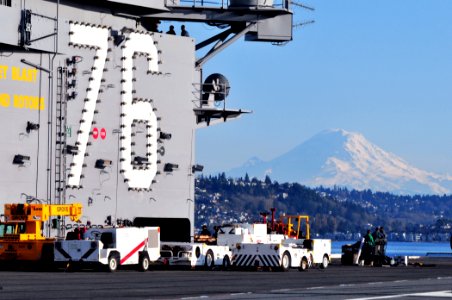 USS Ronald Reagan 130309-N-RO948-026