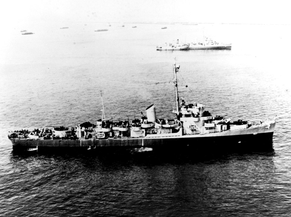 USS Roche (DE-197) at anchor, circa in 1944 (NH 81344)