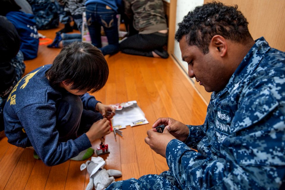 USS Ronald Reagan activity 151222-N-OI810-251