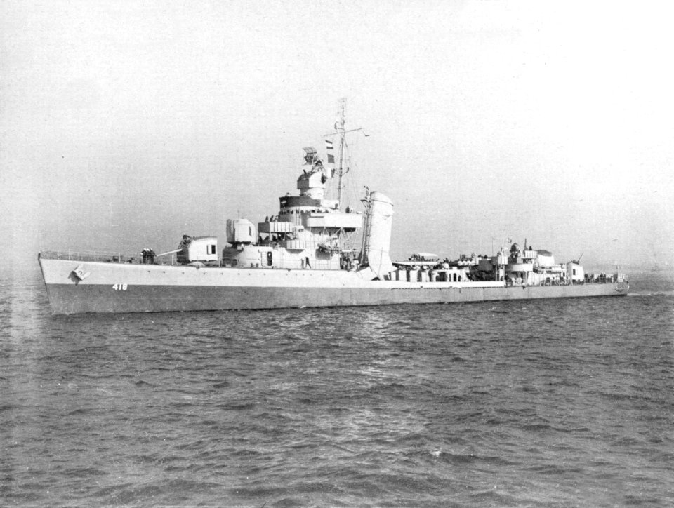 USS Roe (DD-418) off New York on 16 April 1943