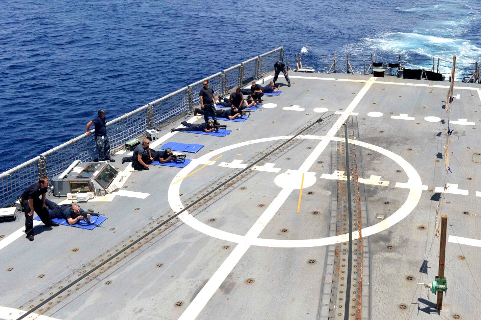 USS Rodney M. Davis 141002-N-TW634-535