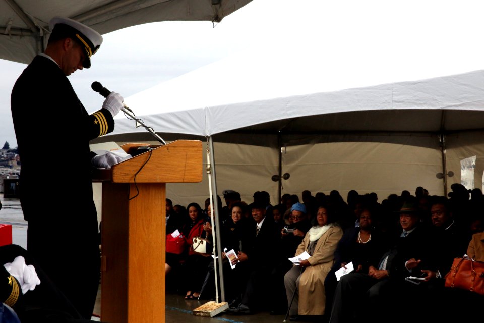 USS Rodney M. Davis decommissioning 150123-N-DC740-016