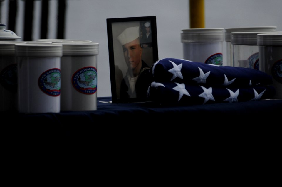 USS Ronald Reagan conducts memorial service DVIDS178370