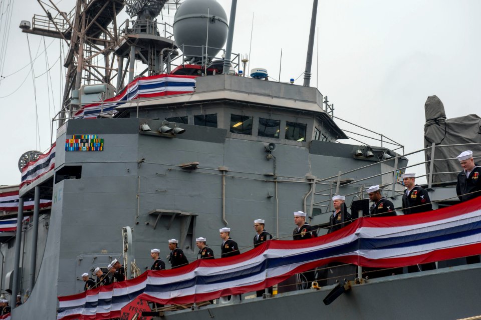 USS Rodney M. Davis is decommissioned. (16186329070)