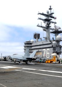 USS Ronald Reagan flight deck operations 130713-N-HT107-256