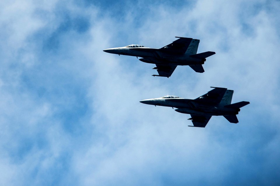 USS Ronald Reagan flight operations 140729-N-BQ948-095