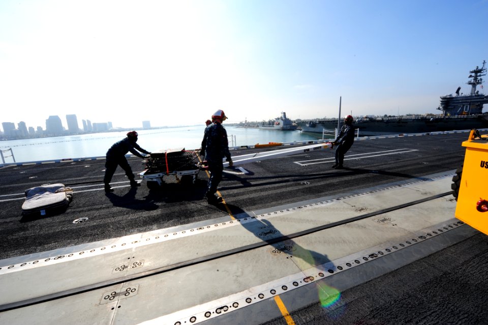 USS Ronald Reagan activity 130806-N-SS432-017