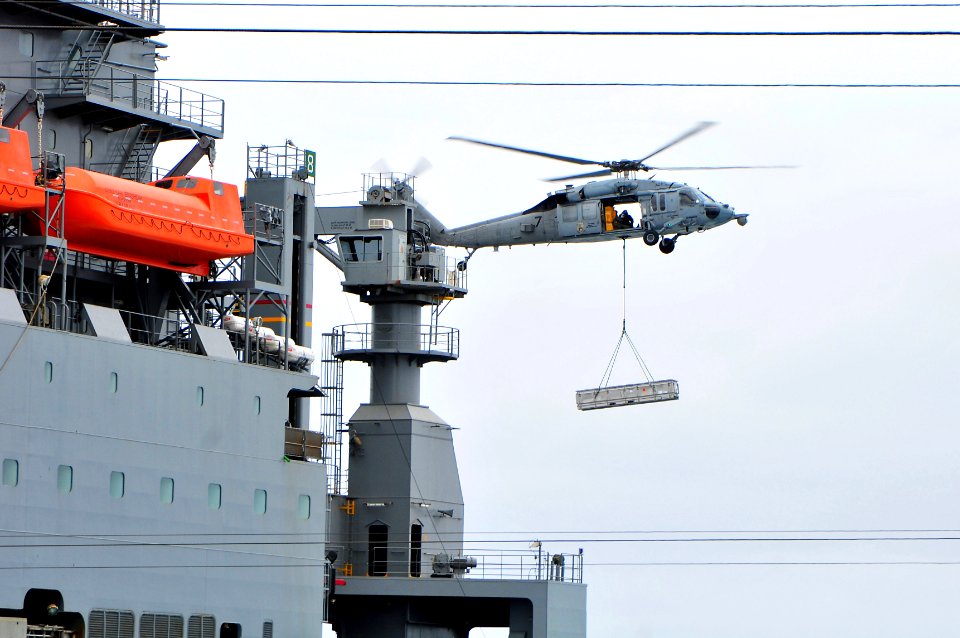 USS Ronald Reagan ammunition offload 140524-N-GJ630-084