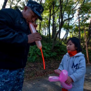 USS Ronald Reagan community-relations event 151031-N-OI810-142