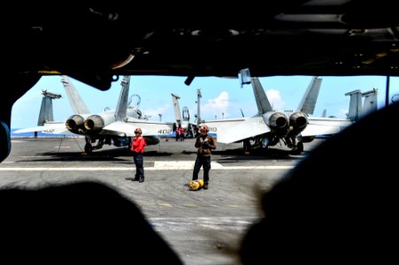 USS Ronald Reagan helicopter operations 140721-N-BQ948-005