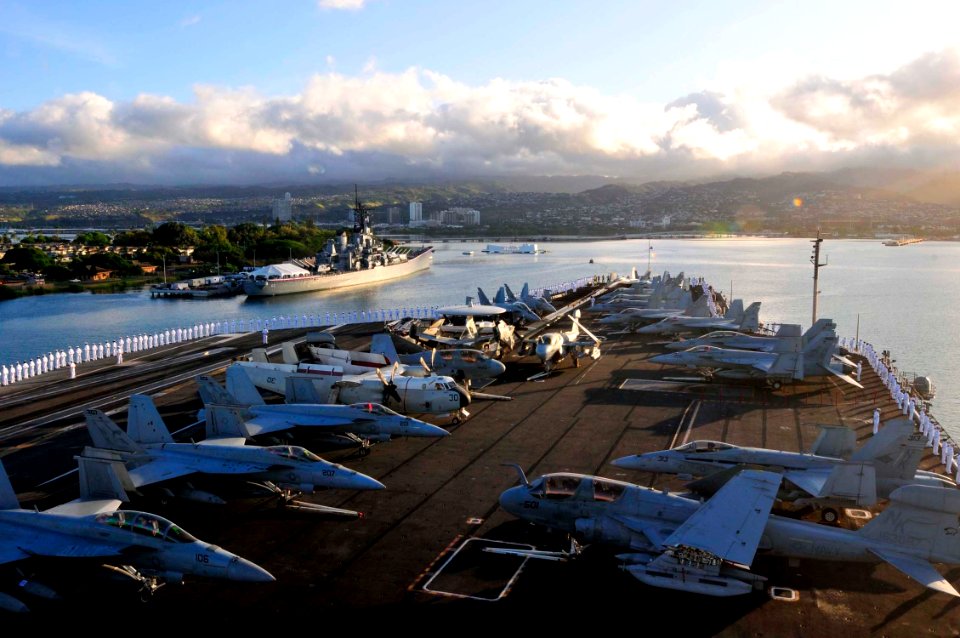 USS Ronald Reagan visits Pearl Harbor 110831-N-EC099-163