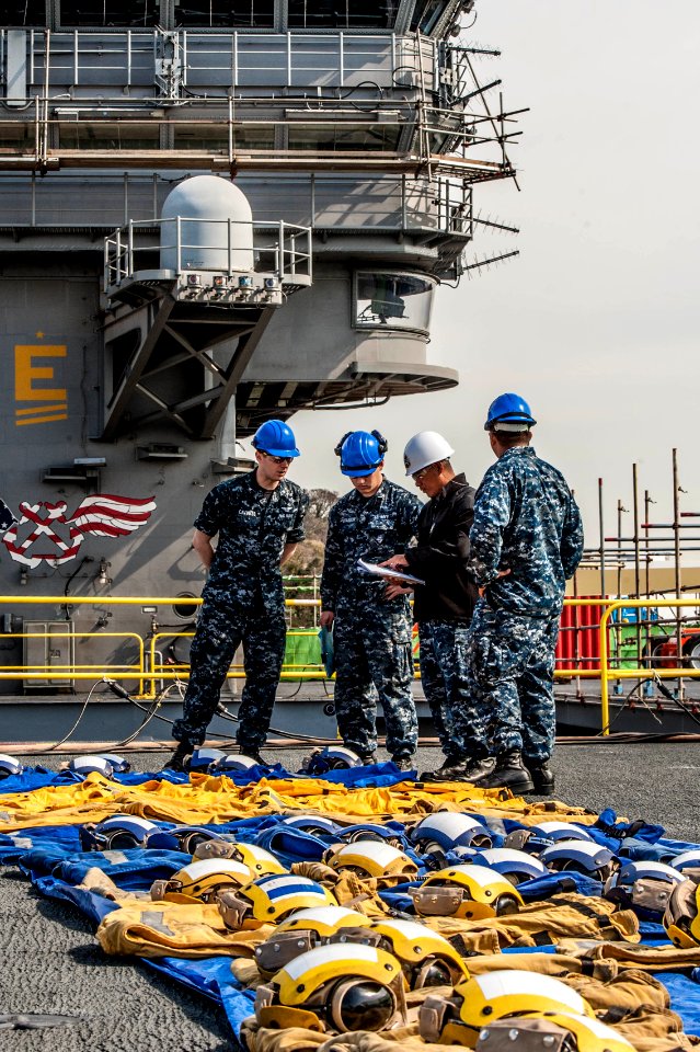 USS Ronald Reagan operations 160323-N-OI810-068
