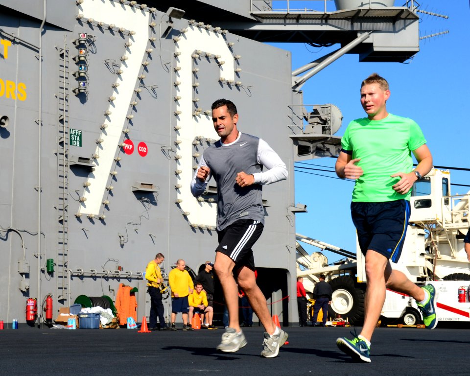 USS Ronald Reagan operations 131105-N-UK306-124