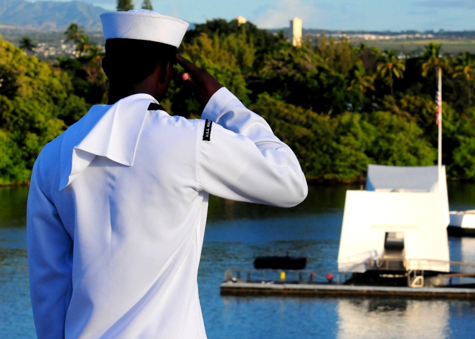 USS Ronald Reagan visits Pearl Harbor 110831-N-UO379-256