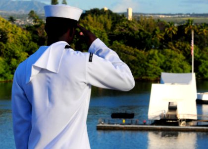 USS Ronald Reagan visits Pearl Harbor 110831-N-UO379-256