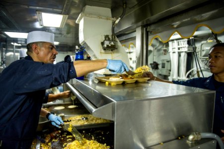 USS Roosevelt (DDG 80) 140509-N-VC599-027 low res (14179961411)
