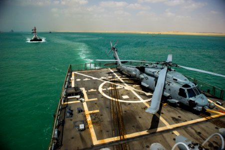 USS ROOSEVELT (DDG 80) 140319-N-VC599-092 (13559772833)