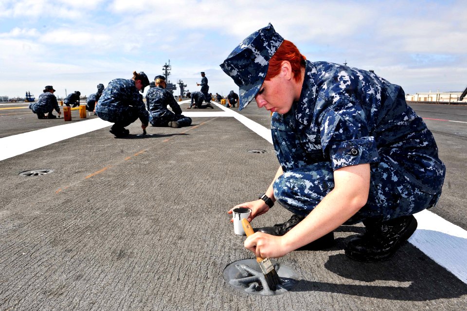 USS Ronald Reagan maintenance 130807-N-XX999-019