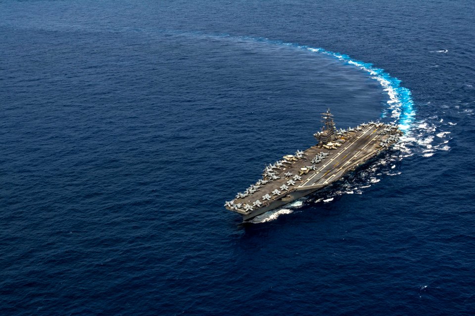 USS Ronald Reagan transits the Pacific Ocean. (21464098778)