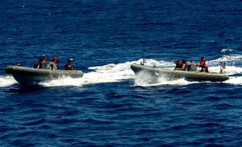 USS Roosevelt (DDG 80) 140513-N-VC599-044 (14187985146)